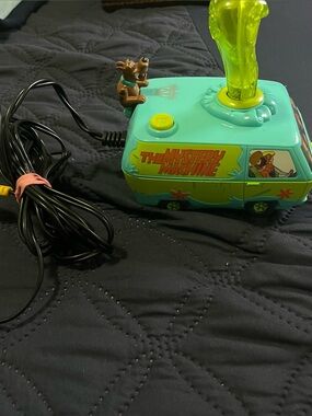 2006 Jakks Scooby Doo The Mystery Machine RCA Video Game Plug & Play
